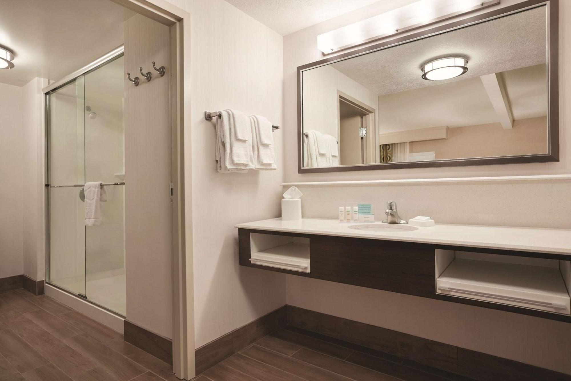 Hampton Inn Бригам-Сити Экстерьер фото