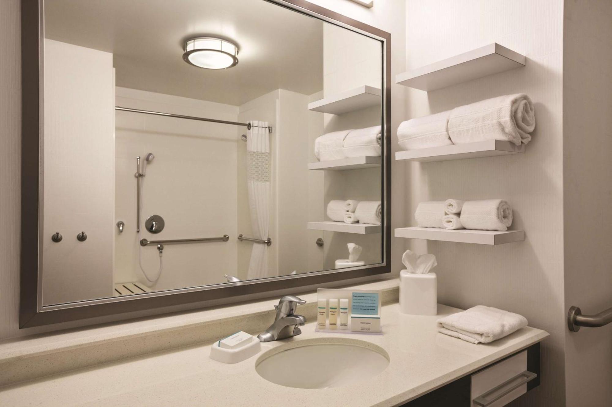 Hampton Inn Бригам-Сити Экстерьер фото
